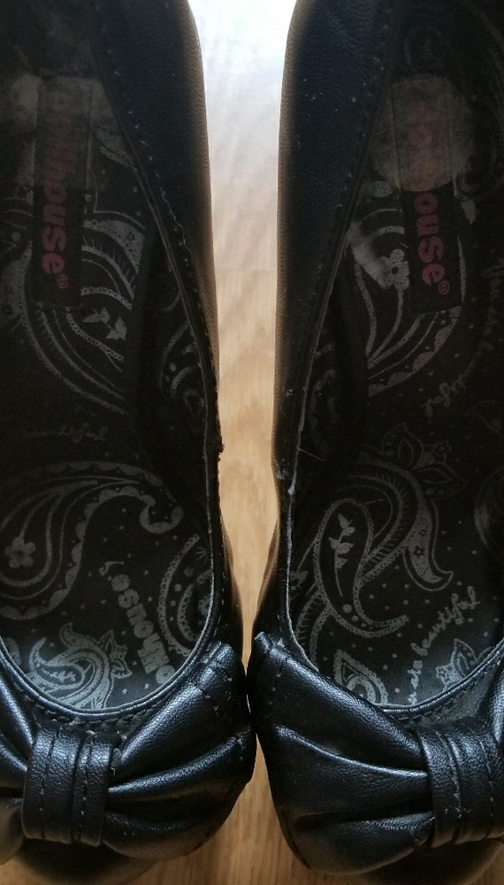 Heels - Picture 4 of 6